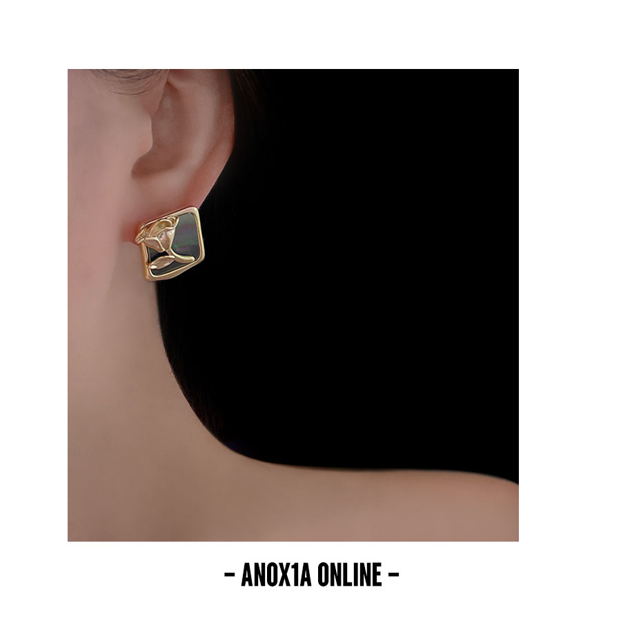 Gold-Edged Square and Round Earrings set with Acetate