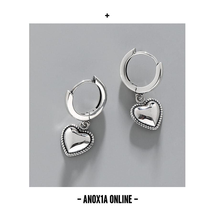 Old crafted glossy heart-shaped S925 silver earrings -