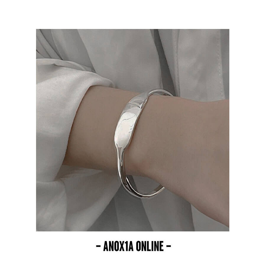 Stylish S925 Silver Cuff Bracelet | Contemporary Design